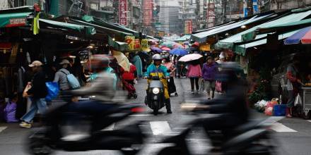 China efectúa ejercicios con "fuego real de largo alcance" en aguas al norte de Taiwán