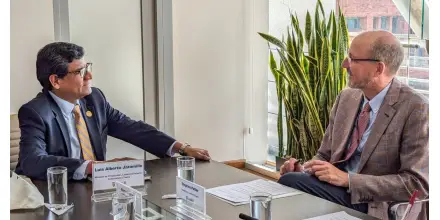 Ecuador avanza en negociaciones comerciales con Canadá y Marruecos 