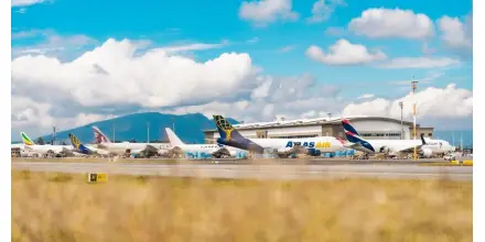 Restricción de combustible aeronáutico obliga a replantear operaciones en Ecuador