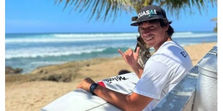 Israel Barona, surfista, murió en un hotel de El Salvador 