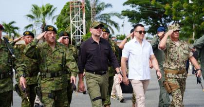 Noboa abre posibilidad de una base militar europea en Ecuador