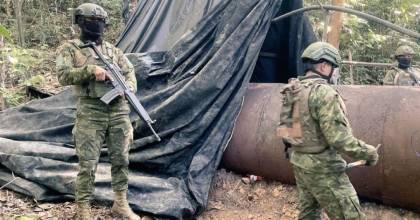 Ejército halla 2 campamentos de minería ilegal en Sucumbíos 
