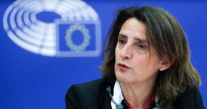 La Comisión Europea multó a Apple y a Meta