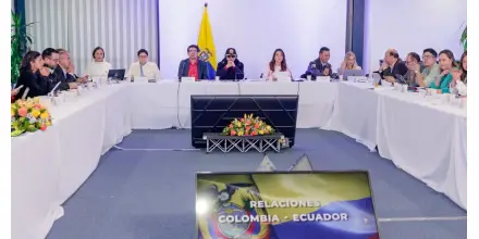 Petro eleva tensión con Ecuador y advierte riesgo de control criminal en la frontera