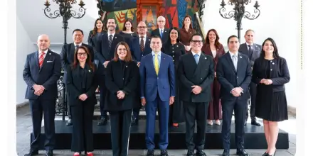Noboa presenta nuevo gabinete tras reducir de 14 a 10 los ministerios