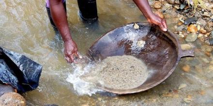 Mineros de la Amazonía anuncian marcha en Quito para exigir diálogo con el Gobierno