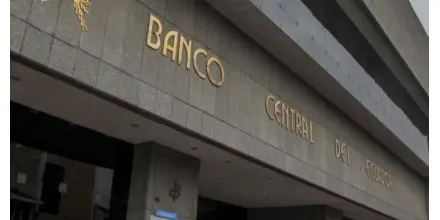 Economía ecuatoriana crece 3,7 % en 2025 impulsada por consumo y exportaciones