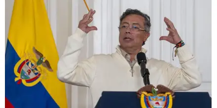 Petro denuncia presunto bombardeo desde Ecuador y pide a Trump intervenir para evitar una escalada