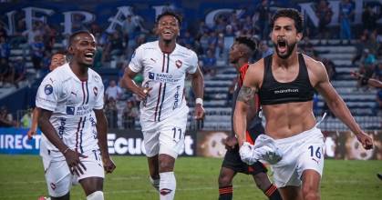 Liga derrotó a Emelec en la semifinal de ida de la Copa Ecuador