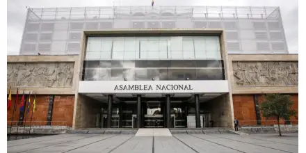 Comisión legislativa aprueba informe de ley que regula gasto de GADs en Ecuador