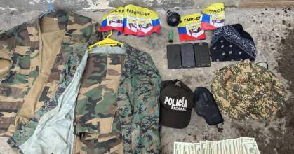 Hallan escondite con armas y minas en operaciones en Ecuador contra disidentes de las FARC
