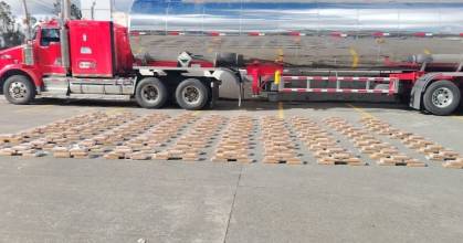 La Policía decomisó 550 kilos de cocaína en un vehículo en Carchi
