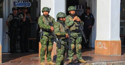 Guardias de prisiones de Ecuador reclaman más seguridad tras atentado que dejó un muerto