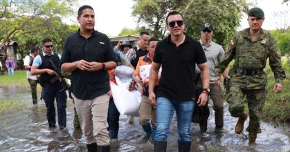 Noboa creó un nuevo bono en plena campaña electoral 