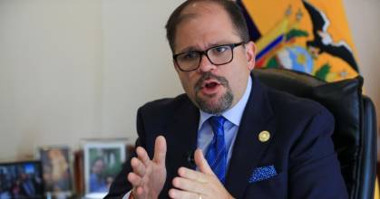 Ecuador y Estados Unidos interceptaron embarcaciones con armas en altamar