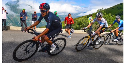 Carapaz sigue haciendo historia en el Tour de Francia