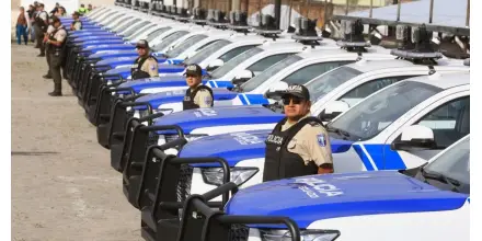 Policía recibe 190 vehículos con apoyo del sector privado