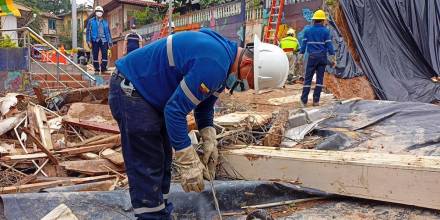 50 personas trabajan en la remediación del socavón en Zaruma
