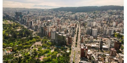Quito, una ciudad para admirar desde el cielo y desde la magia de sus templos