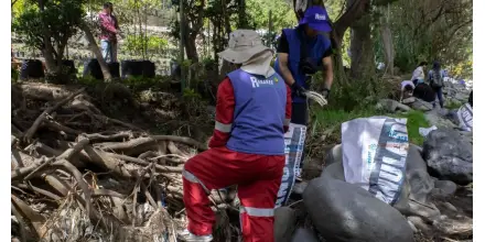 40 voluntarios limpiaron la orilla del río San Pedro