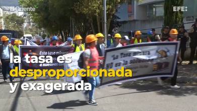 Mineros de Ecuador piden a la Corte Constitucional que suspenda la tasa impuesta por el Gobierno 