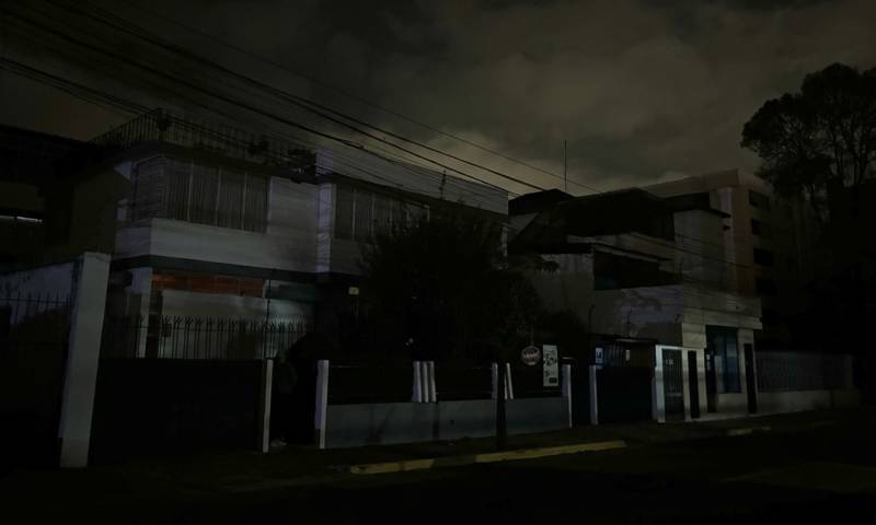 Los apagones han provocado pérdidas económicas a pequeñas y grandes empresas, así como a familias y emprendedores que, según gremios patronales, suponen pérdidas de unos 12 millones de dólares por cada hora de corte de energía./ Foto: cortesía