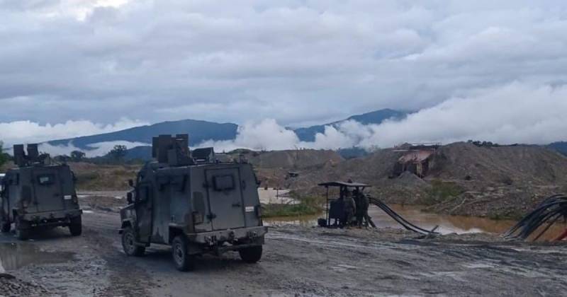 El 36 % del total de áreas afectadas se encuentra dentro de zonas protegidas y territorios indígenas / Foto: cortesía Ejército Ecuatoriano