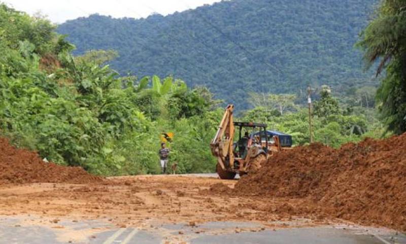 Ocho derrumbes mantienen bloqueado el paso vehicular de la vía Méndez-Morona, en la provincia amazónica de Morona Santiago. Foto: Cortesía zonal 6 del Ministerio de Transporte y Obras Públicas. Foto: El Comercio