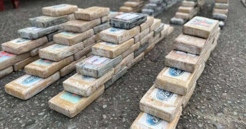 La droga estaba distribuida en 600 paquetes que tenían diversos logos / Foto: cortesía Policía Nacional 