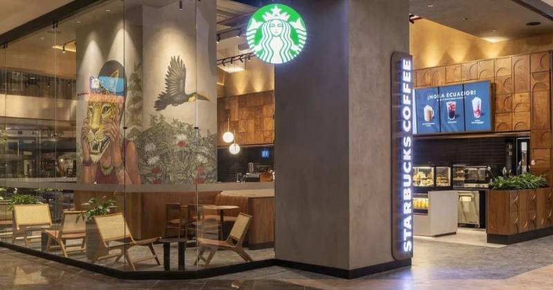 Desde el pasado 10 de abril, Starbucks abrió oficialmente las puertas de su nueva tienda en el centro comercial Quicentro Shopping, en Quito. Estos son los detalles. / Foto: EFE