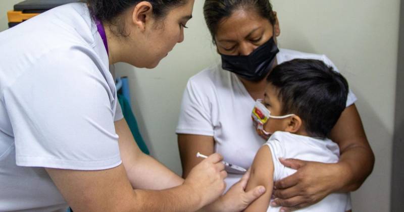 La campaña de vacunación contra la tosferina continúa en Ecuador / Foto: cortesía Ministerio de Salud