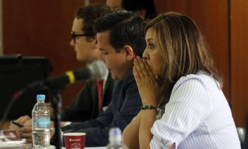 Diligencia. María Augusta Enríquez, excolaboradora de Vinicio Alvarado, estuvo presente en la audiencia de vinculación al caso Sobornos 2012-2016. Foto: Expreso