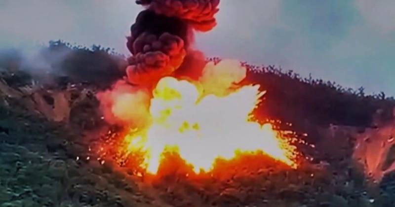 La ofensiva incluyó artillería pesada, fuego de mortero y apoyo aéreo / Foto: cortesía Ministerio de Defensa