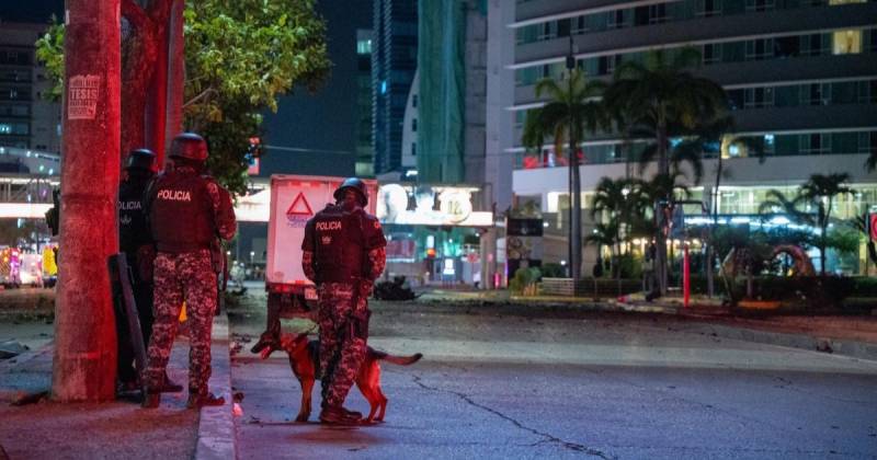 La noche del martes un carro bomba explotó en los exteriores de un centro comercial de Guayaquil / Foto: EFE