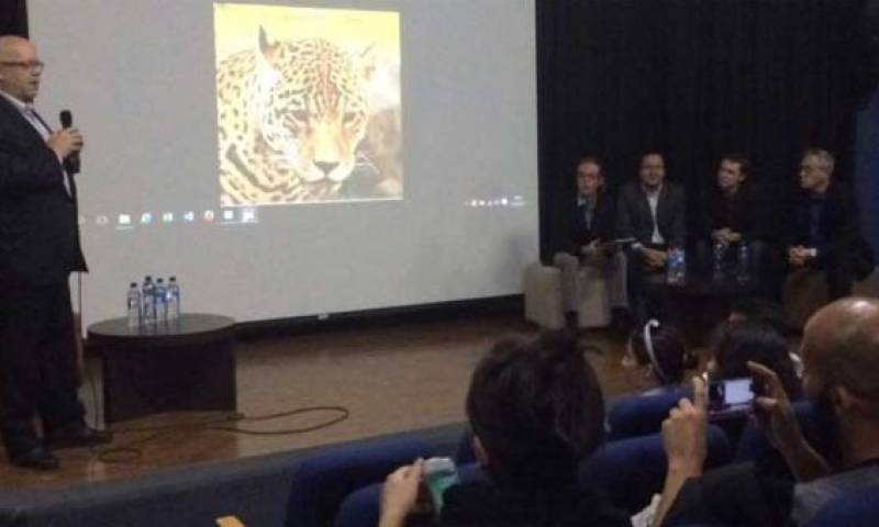 El libro 'Mamíferos de la Reserva Biológica del Río Bigal, Amazonía del Ecuador' fue presentado en la Alianza francesa de Quito. Foto: El Comercio