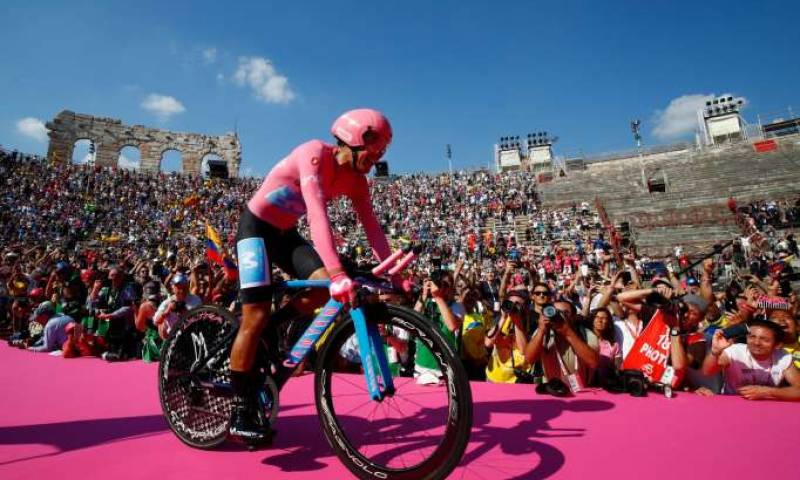 El Team Ineos anunció oficialmente la vinculación de Richard Carapaz. Foto: La Hora