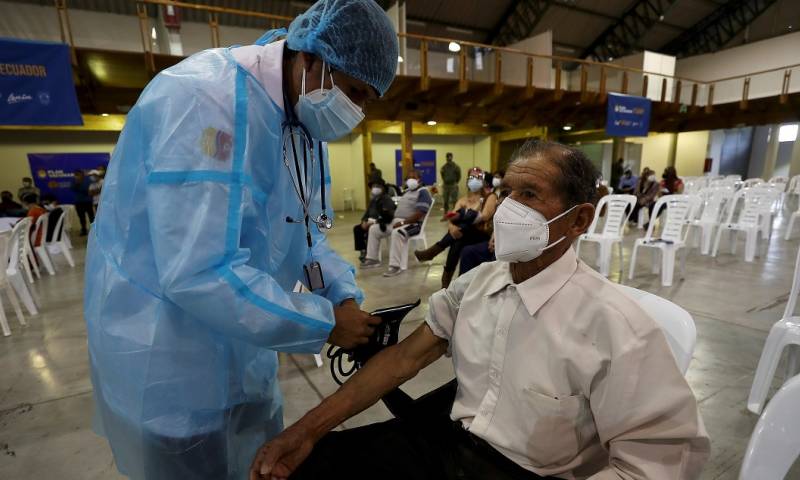 Contagios de covid en Ecuador ascienden a 361.154 / Foto: EFE