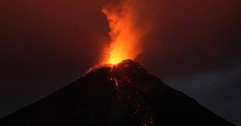 El Reventador permanece en alerta naranja / Foto: cortesía IG