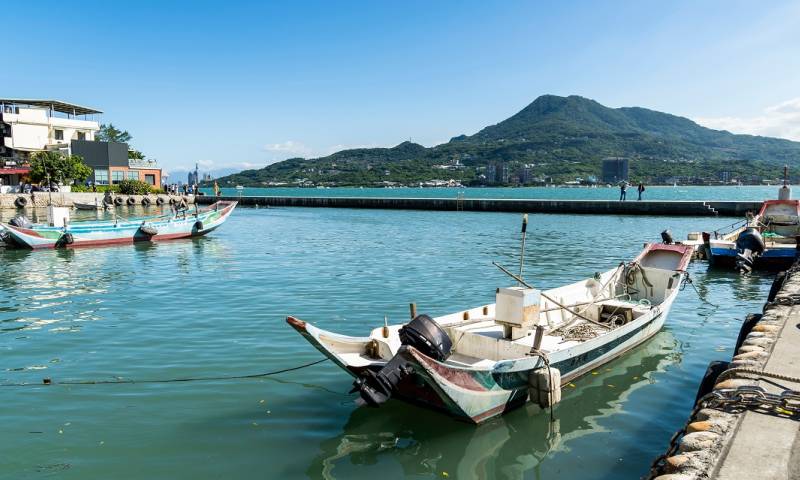 Ecuador vigila flota pesquera extranjera cerca de zona exclusiva de Galápagos / Foto: Shutterstock