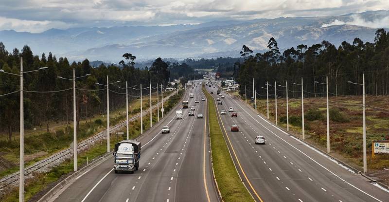 ¿Hasta qué hora es el Pico y placa en Quito? Desde las 6:00 hasta las 9:30 y de las 16:00 a las 20:00 / Foto: Shutterstock