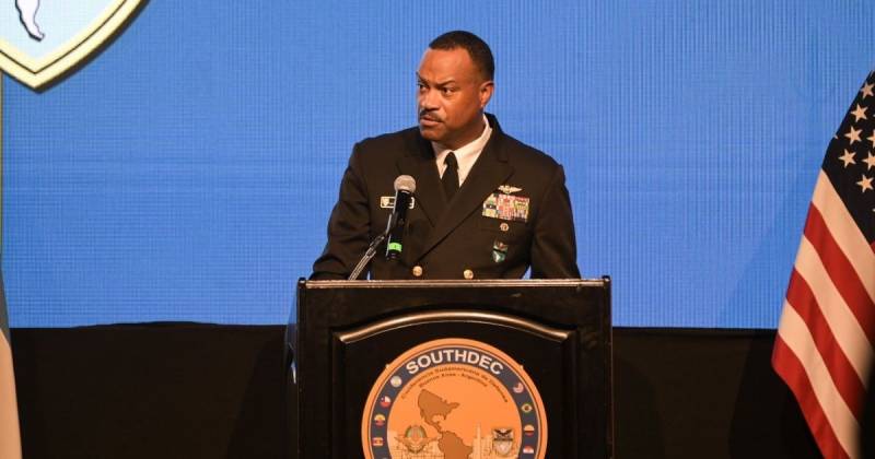 El almirante Alvin Holsey, participó este miércoles en la apertura de la SOUTHDEC 2025 en Buenos Aires / Foto: cortesía Luis Petri