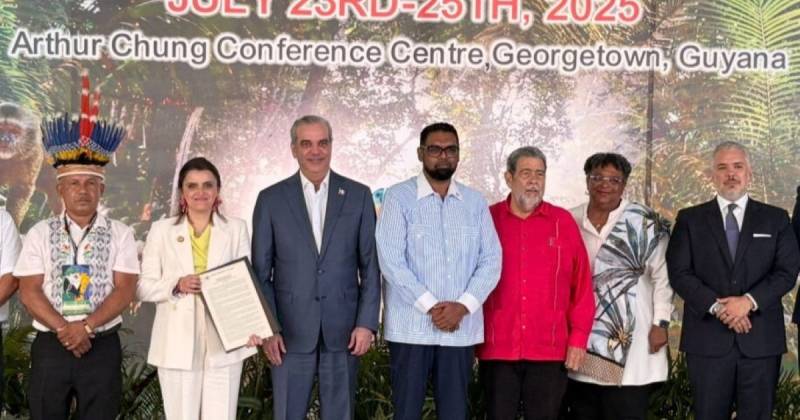 La vicepresidenta María José Pinto viajó a Guyana / Foto: cortesía Vicepresidencia