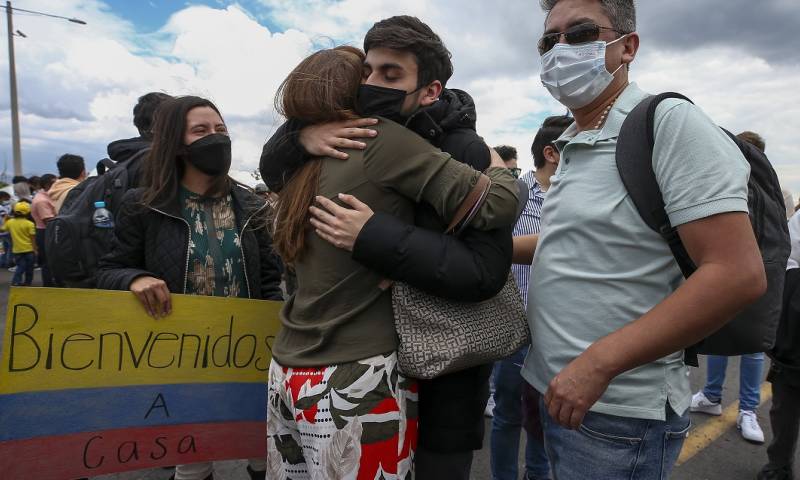 203 ecuatorianos y 6 colombianos llegaron a Quito en el segundo vuelo humanitario / Foto: EFE