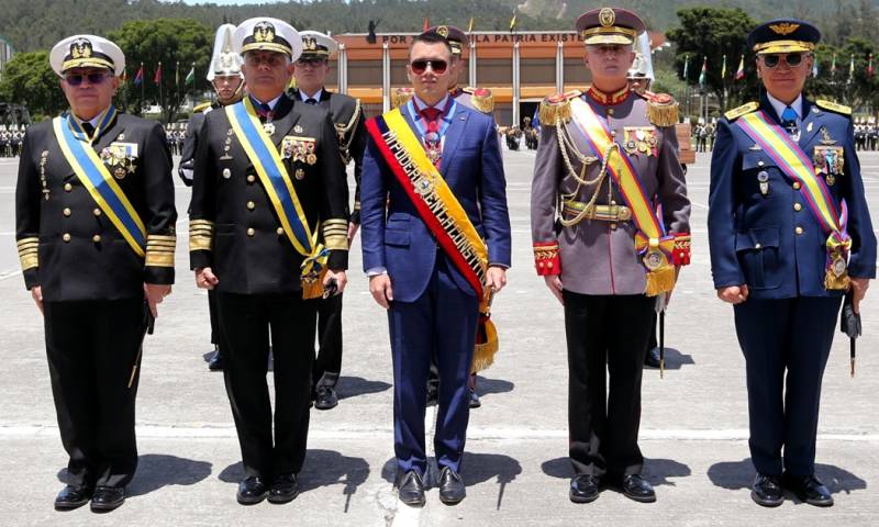 El presidente Noboa participó en la ceremonia de los 195 años de la Batalla de Tarqui / Foto: cortesía Presidencia