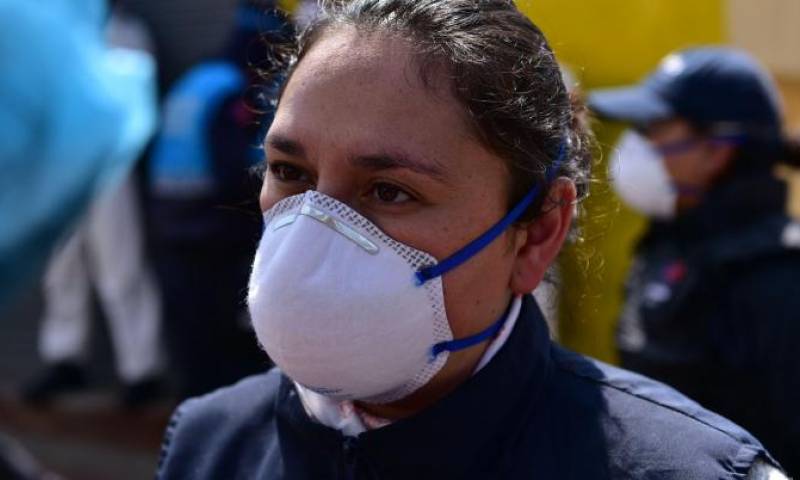 Los ciudadanos toman precauciones como el uso de mascarillas para no contagiarse del nuevo virus. Karina Defas / EXPRESO