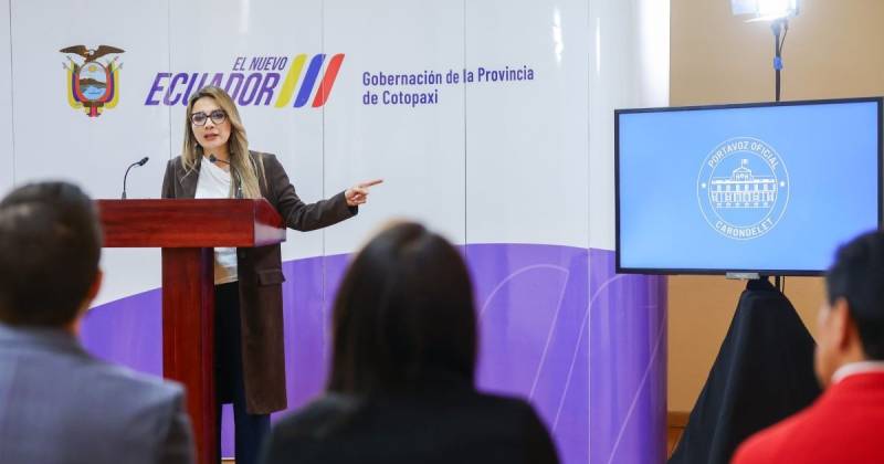 Carolina Jaramillo emitió los anuncios desde la Gobernación de Cotopaxi en Latacunga / Foto: cortesía Presidencia
