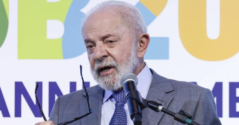 Lula dijo que está "a favor" de eliminar los combustibles fósiles, pero rechazó "renunciar" al petróleo "para que otros lo exploten" / Foto: EFE