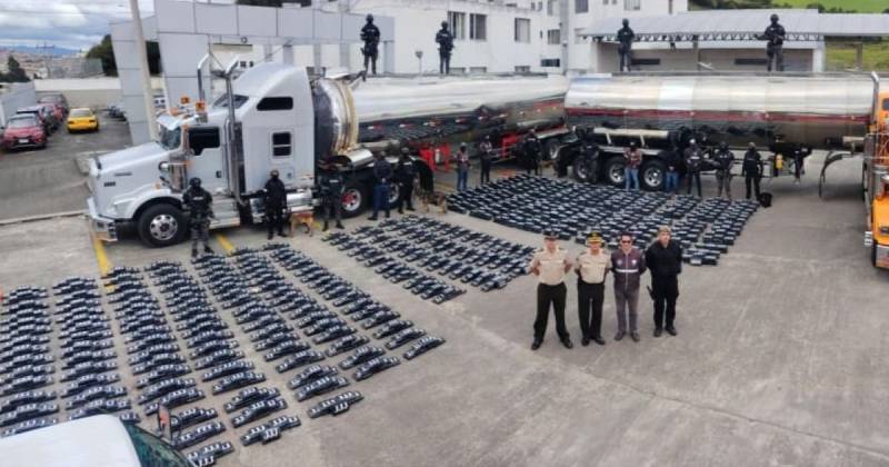 La detención y la incautación de la droga se realizó en el control sur de Tulcán / Foto: cortesía Policía