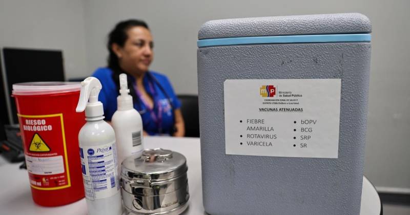 La tosferina es una enfermedad bacteriana aguda que afecta a las vías respiratorias y es más grave en los lactantes y en los niños / Foto: EFE