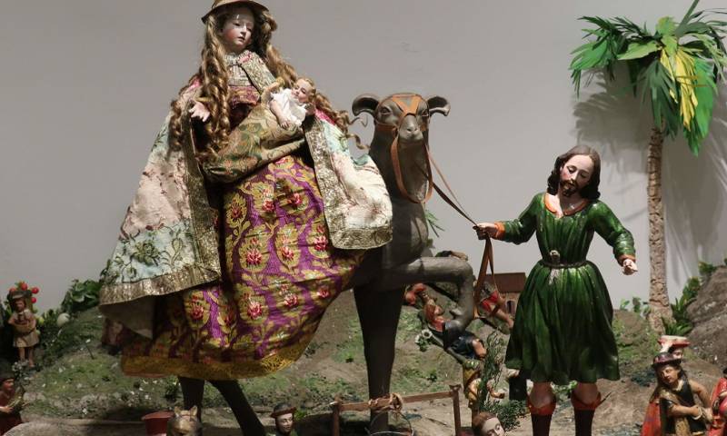 La tradición belenística de la escuela escultórica quiteña se exhibe por Navidad en pesebres coloniales. / Foto: EFE
